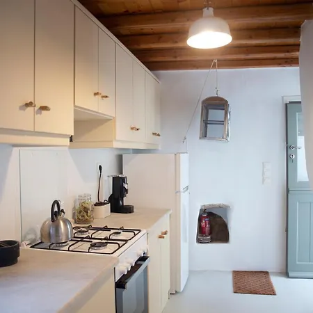 Under The Linden Tree Tinos Country house Koumaros